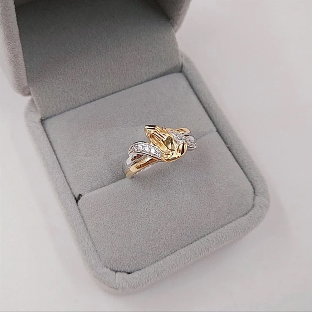 New 2 Tone Exquisite zircon Praying Hands Ring - Picture 3 of 6